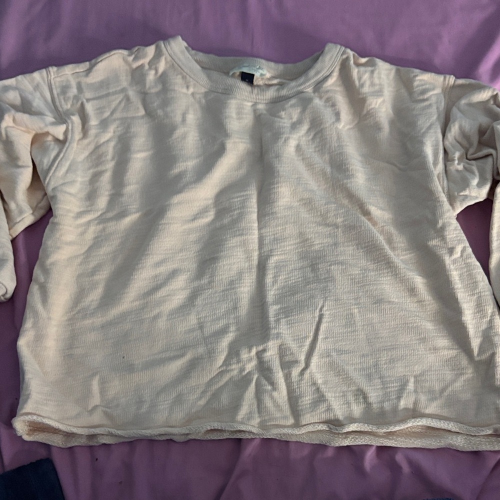 Universal Thread Cream Crew Neck Sweater
